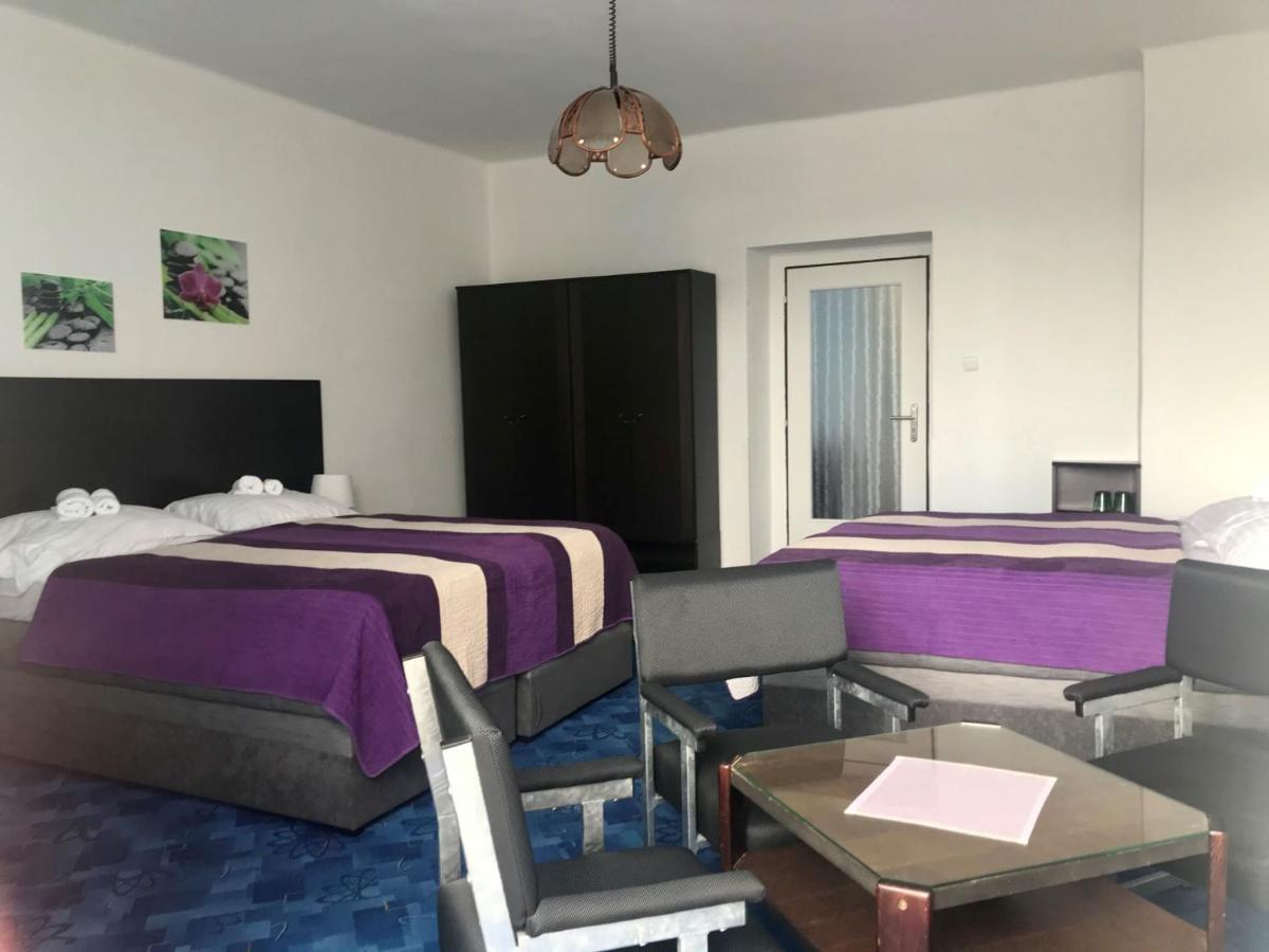 Hotel Bila Ruze Страконице Экстерьер фото