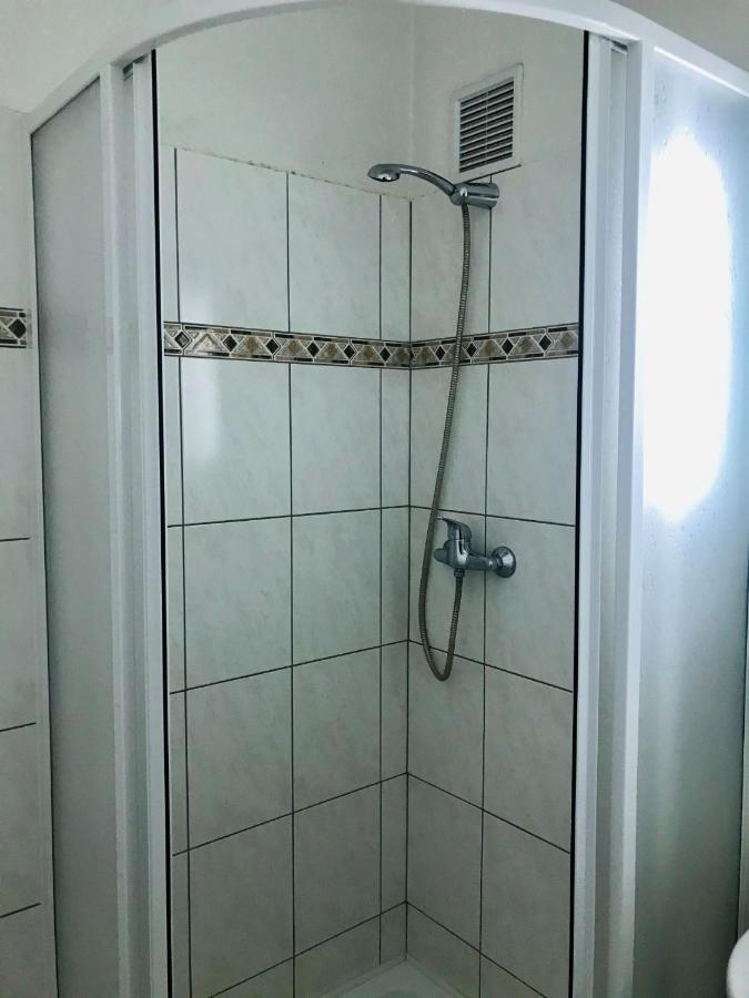 Hotel Bila Ruze Страконице Экстерьер фото