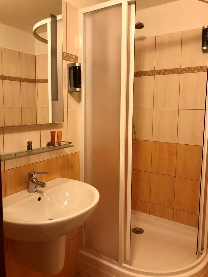 Hotel Bila Ruze Страконице Экстерьер фото