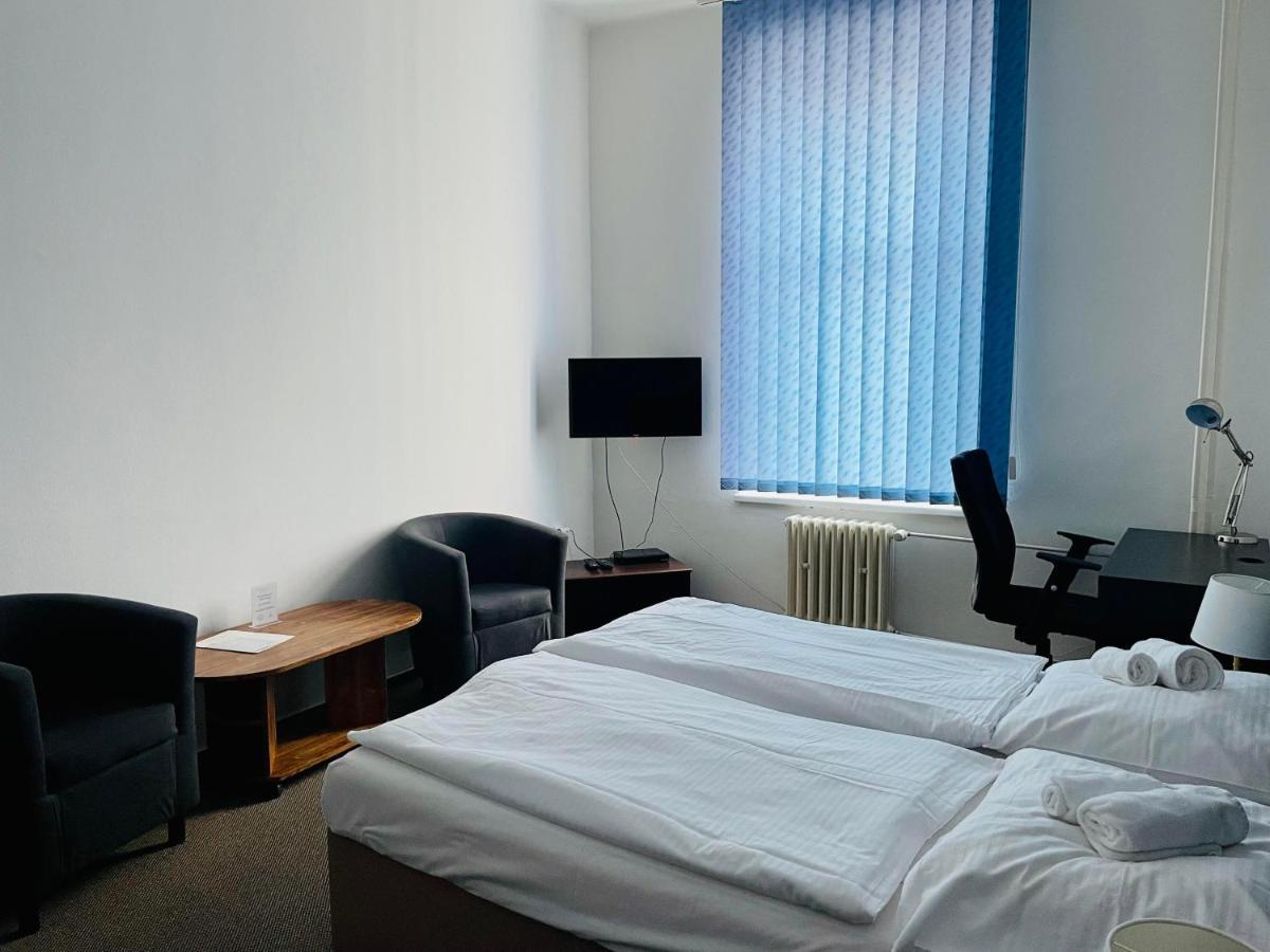 Hotel Bila Ruze Страконице Экстерьер фото