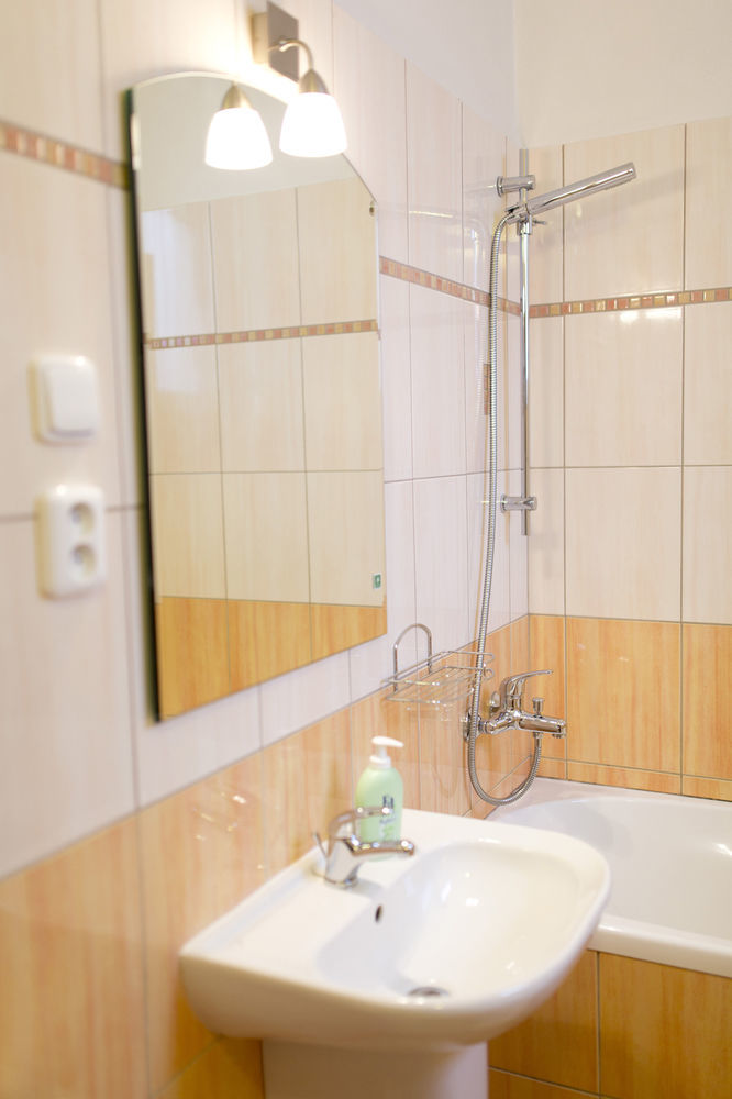 Hotel Bila Ruze Страконице Экстерьер фото