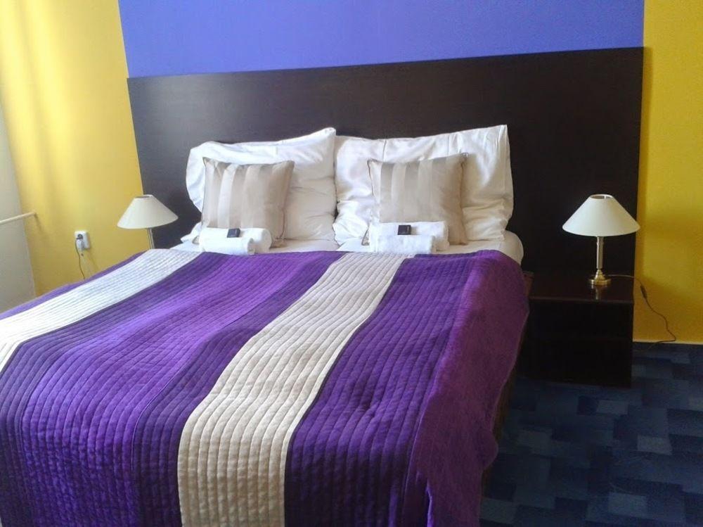 Hotel Bila Ruze Страконице Экстерьер фото